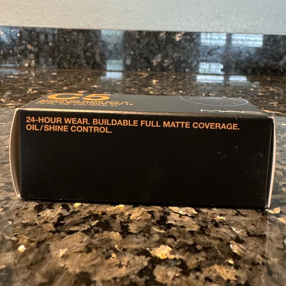 MAC Studio Fix Fluid Foundation C5 - Picture 3 of 4